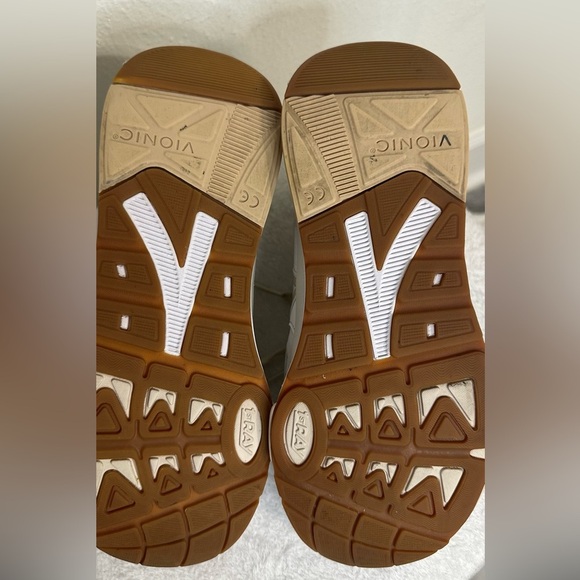 Vionic Women’s Walk Strider White and Cream walking Shoes with Mesh Support - Picture 13 of 14